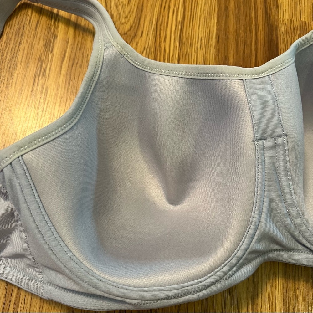 Chantelle Light Gray High Impact bra. - Picture 11 of 13